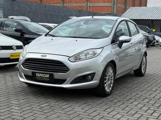 FORD FIESTA 1.6 TITANIUM HATCH 16V FLEX 4P POWERSHIFT FORD FIESTA 1.6 TITANIUM HATCH 16V FLEX 4P POWERSHIFT